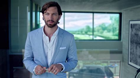 michiel huisman chanel reclame|Michiel Huisman in commercial Chanel N°5 .